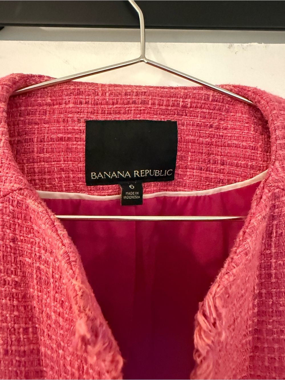 Banana Republic Nova Fides Italian Fabric Pink Tweed Jacket — Size 6 - Picture 2 of 6